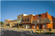 An image of the shops on the Kaufman Square.